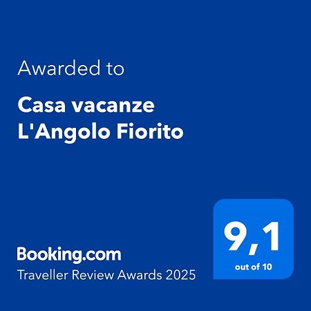 Casa Vacanze L'Angolo Fiorito 贝托勒 外观 照片