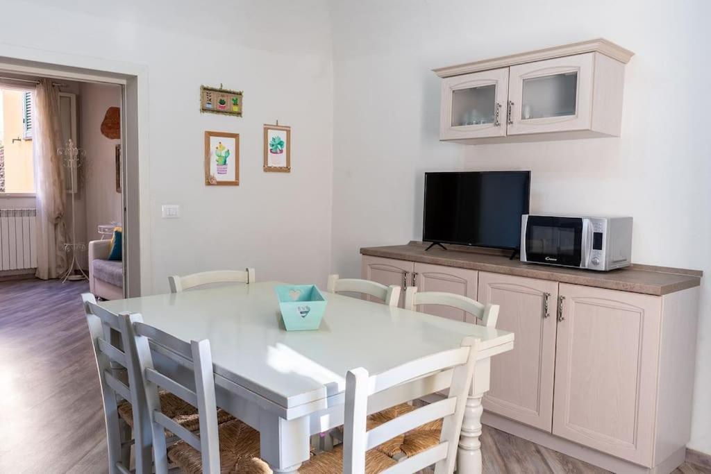 Casa Vacanze L'Angolo Fiorito 贝托勒 外观 照片