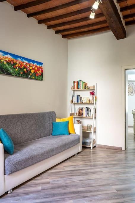 Casa Vacanze L'Angolo Fiorito 贝托勒 外观 照片